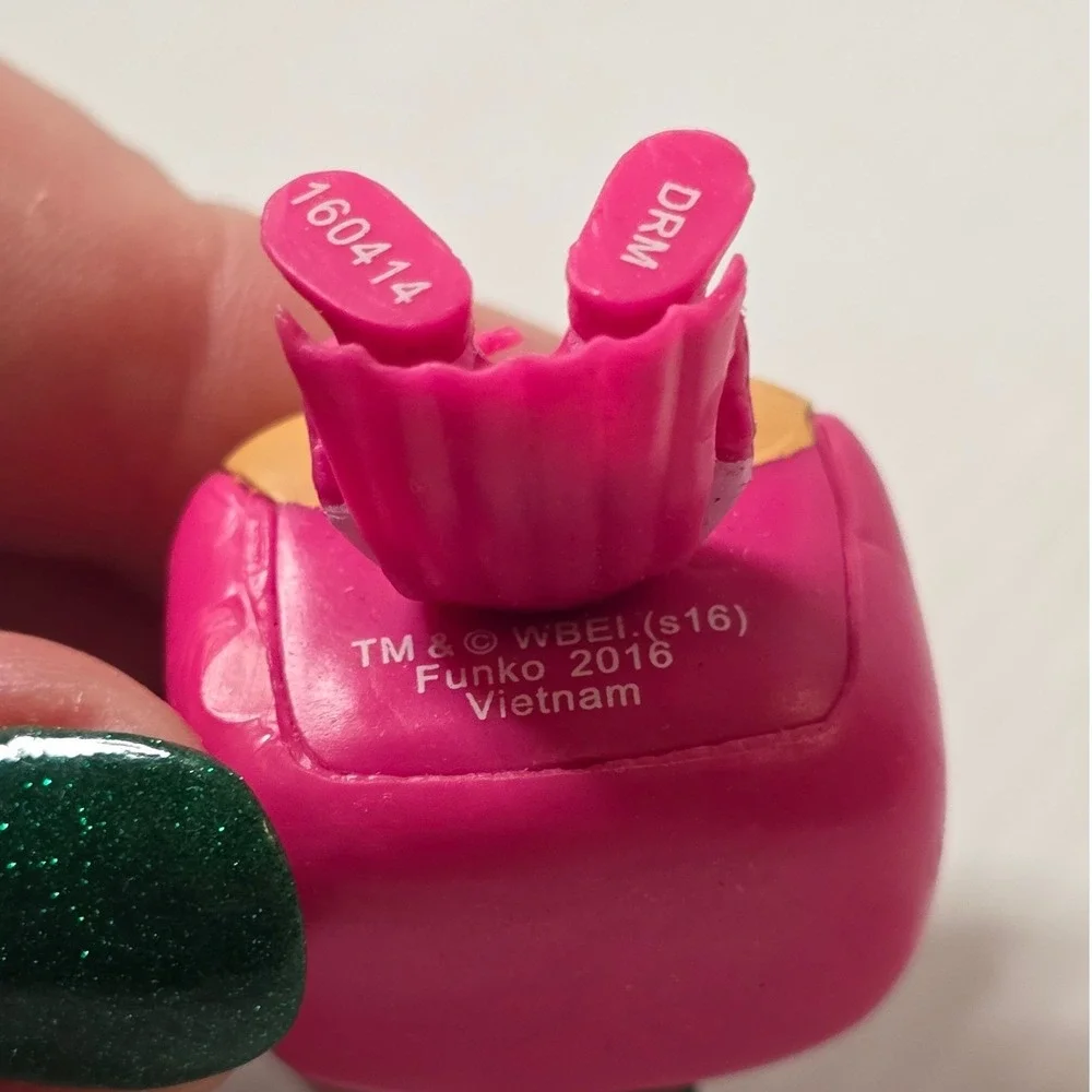 Funko Pint Size‎ Heroes Small Pink Batman Fair MINI size